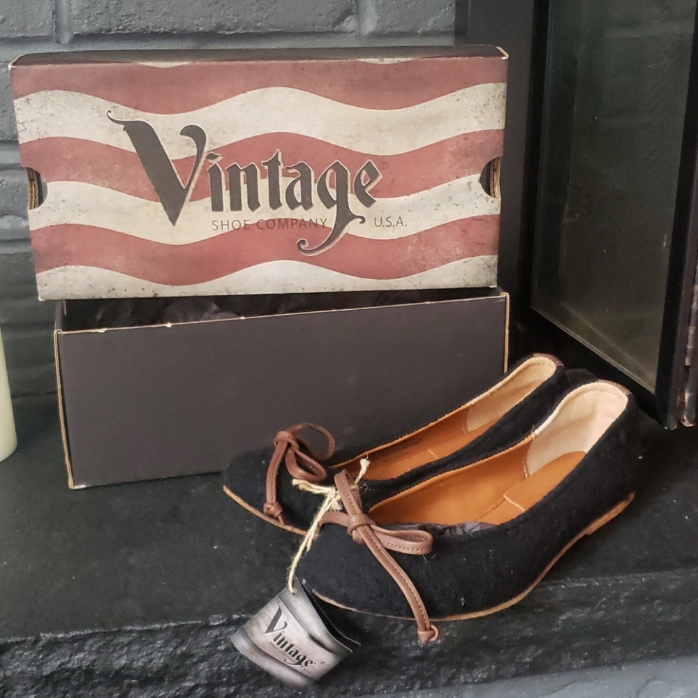 BNIB Vintage Shoe Company Unworn FDS Flat